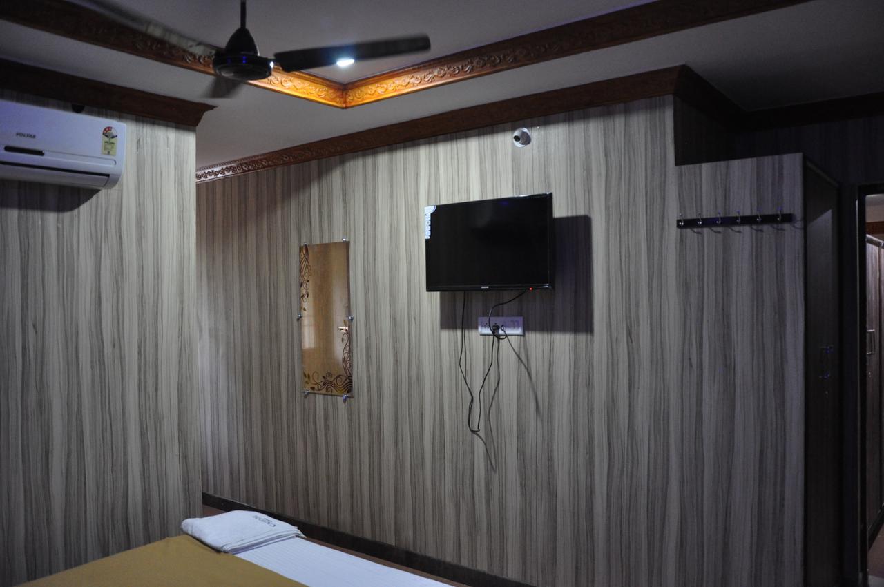 C.M. Hotel Pennagaram Exterior photo
