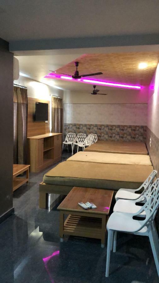 C.M. Hotel Pennagaram Exterior photo
